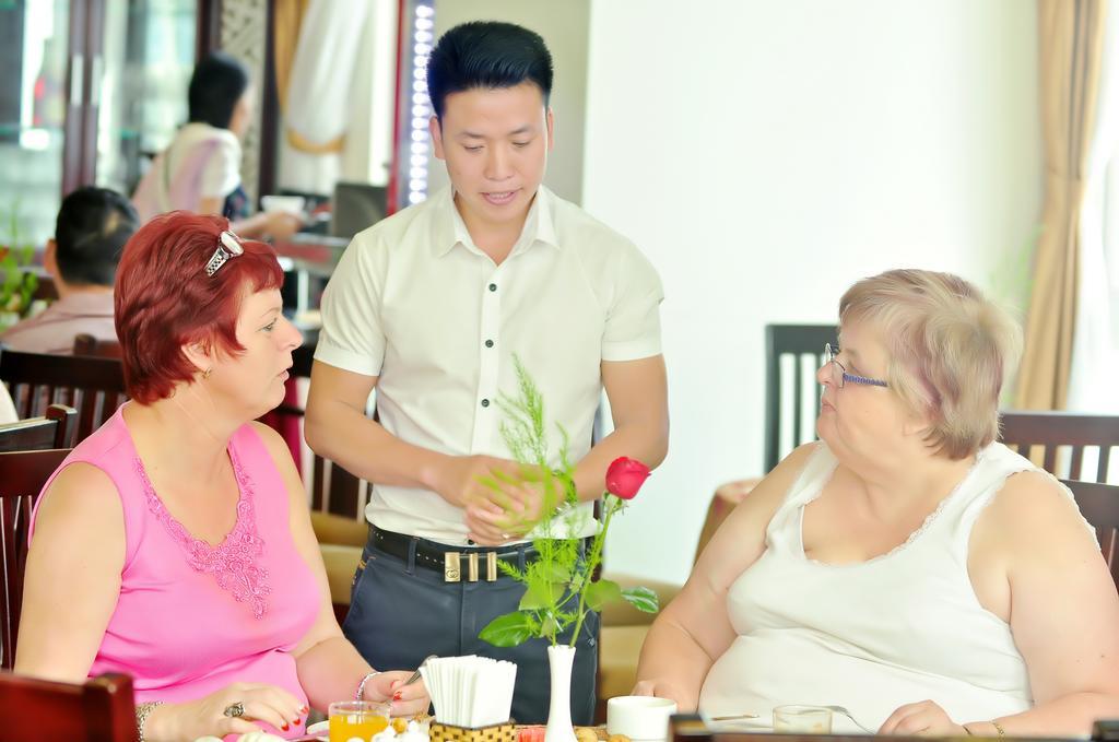 Tay Bac Hotel Da Nang Buitenkant foto